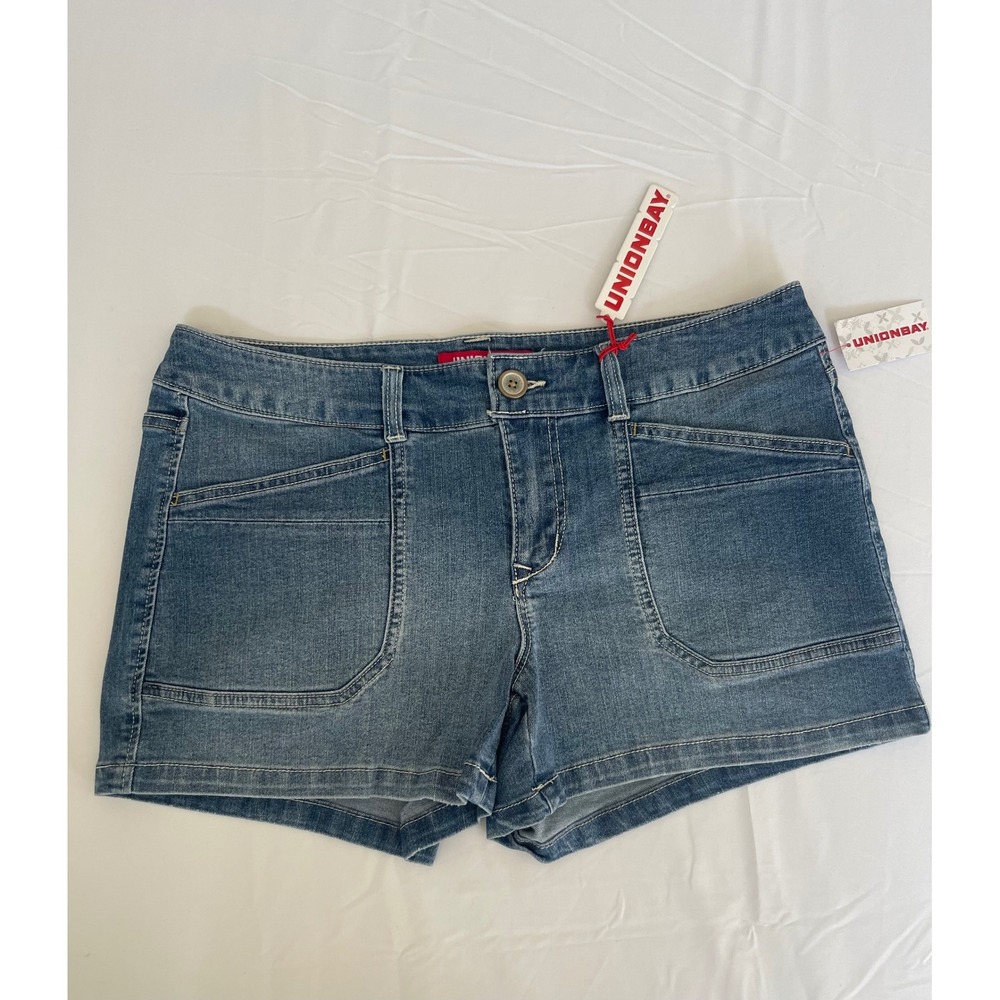 Unionbay Womens Denim Shorts Medium Wash Utility Patch Pocket Size 11 30W NWT